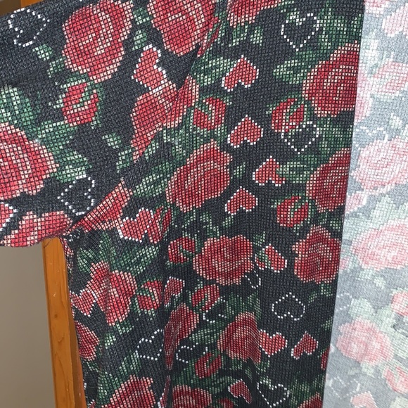 ❤️Valentines Lularoe Caroline❤️ - Picture 2 of 7